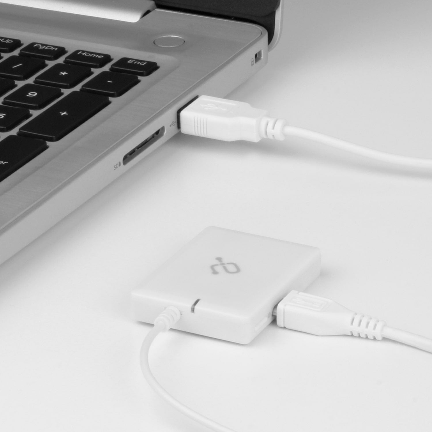 Aluratek AirStream Universal Bluetooth Audio Transmitter Charging