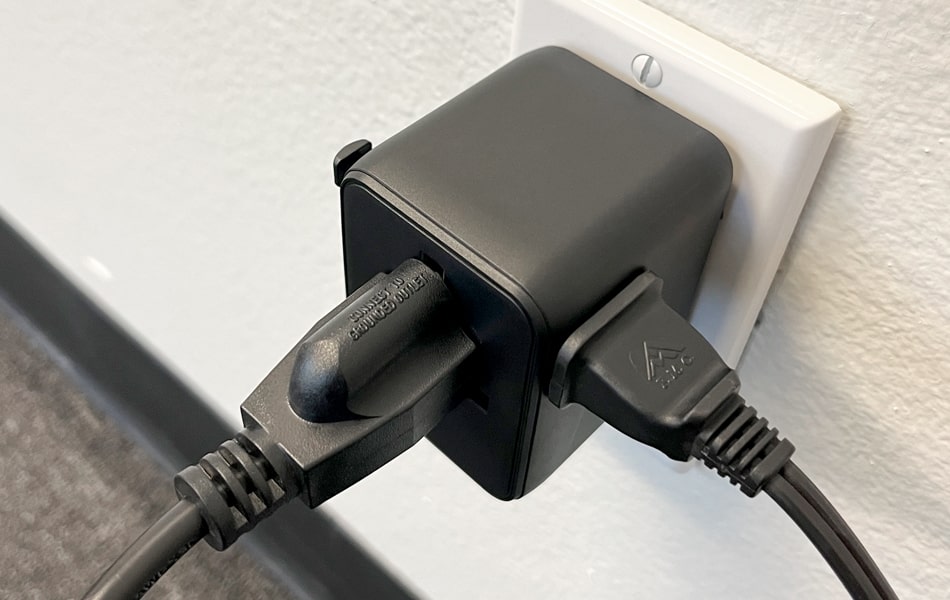 Aluratek universal 20W Travel adapter universal Compatibility